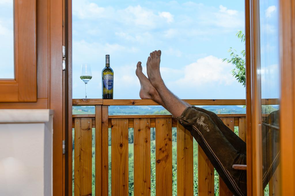Weingut- Gaestezimmer Marko Лойчах Экстерьер фото